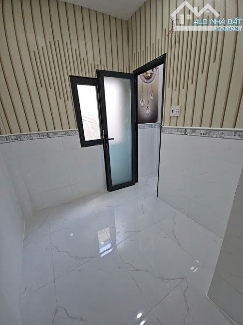 SÁT MẶT TIỀN HẺM NGANG 3.5 M  DIỆN TÍCH 23.5M2 ĐÚC BÊ TÔNG  Q4 HƠN 2 TỶ - 3