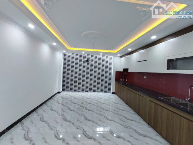NHÀ MỚI TINH – TRUNG TÂM ĐÔNG MỸ – 55M 5 TẦNG , NHỈNH 6 TỶ, NHÀ MỚI ĐẸP, Ô TÔ ĐỖ CÁCH 10M - 3