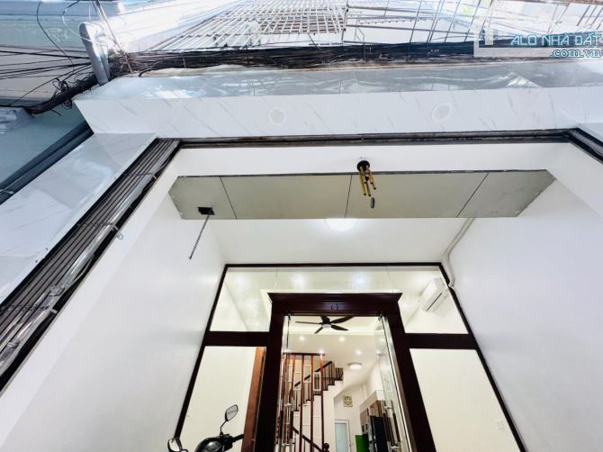 BÁN NHÀ HÀO NAM  3 MẶT 29/32m² x 4T x MT 5.5m – NHỈNH 8 TỶ - 3