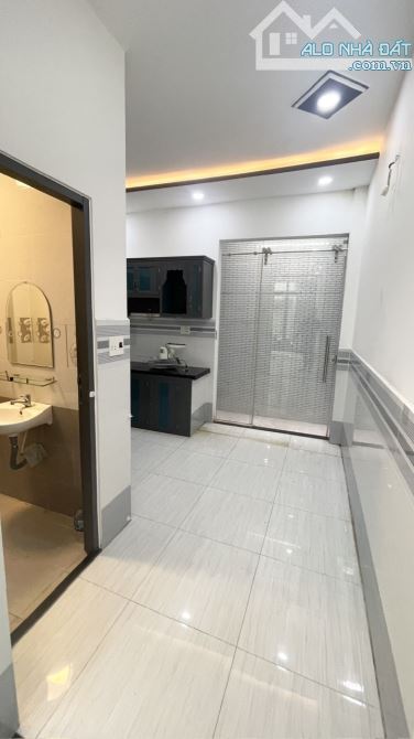 Nhà Q8 P6 mới + đẹp vào ở ngay - 4 x 10 - SHR - gần cầu Nhị Thiên Đường - Chỉ 4T6. - 3