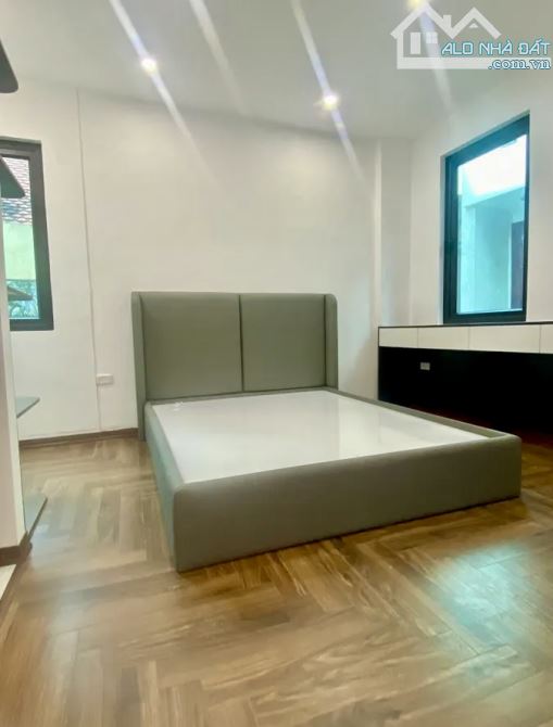 CỰC HIẾM! NHÀ ĐẸP LÔ GÓC – GẦN PHỐ – NGÕ THÔNG – SỔ ĐỎ CHÍNH CHỦ - 3