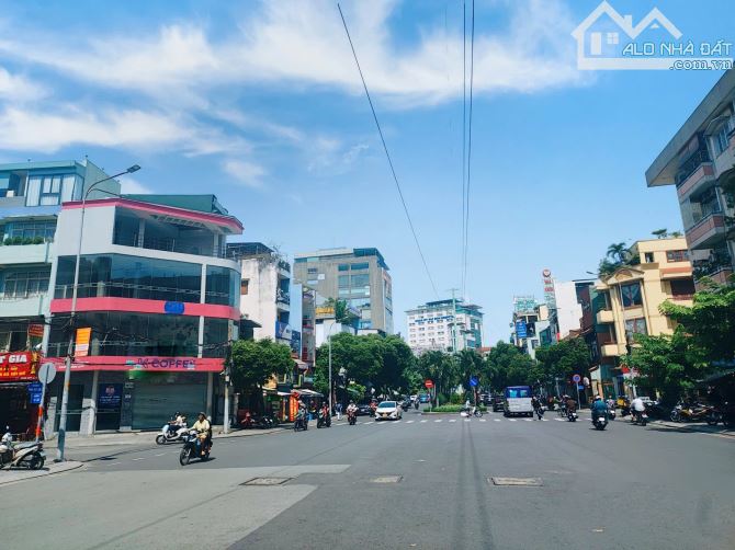 Cho thuê góc 2 mặt tiền Phan Xích Long - 3