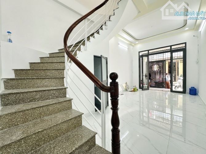 💥 HXH 7 CHỖ THẲNG 1 TRỤC - NGUYỄN XÍ - BÌNH THẠNH - SÁT MẶT TIỀN - 52 M2 - 8,95 TỶ - 3