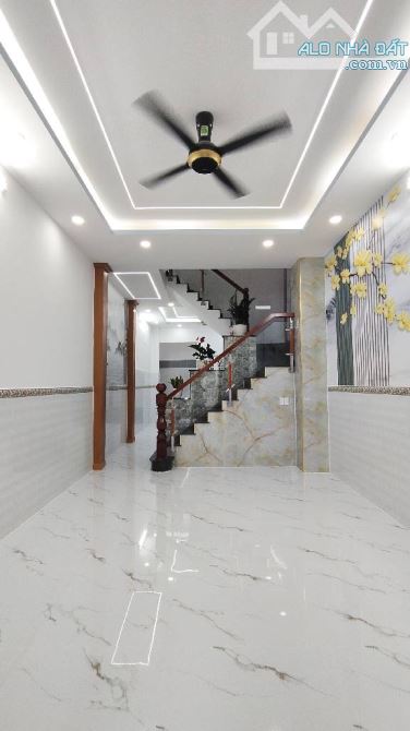 BÌNH TÂN- chỉ 5TỶ250tr-dt 4 x 16 - 3 tầng -hẻm xe hơi - 3