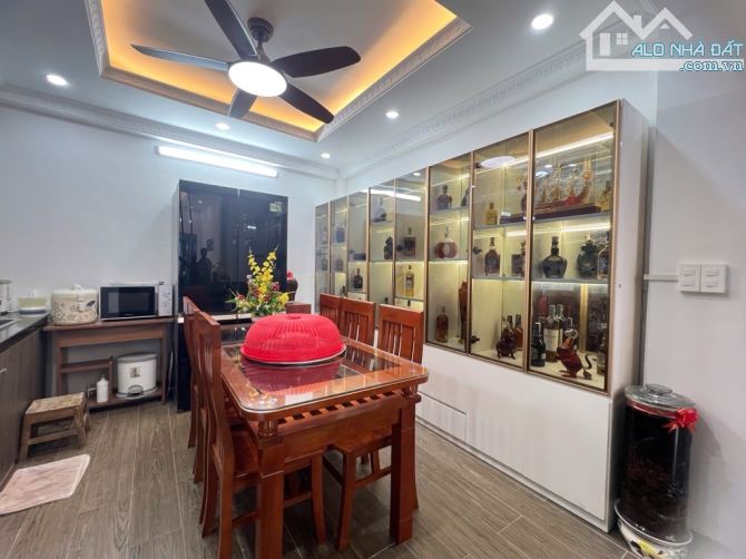BÁN NHÀ PHÚC LỢI,  LONG BIÊN , DT 40M , 4 TẦNG , FULL NỘI THẤT,  Ô TÔ ĐỖ CỬA , NHỈNH 6 TỶ - 3