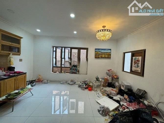 Nhà Nguyên Căn Mặt Tiền Cho Thuê Lê Tự Tài - 3