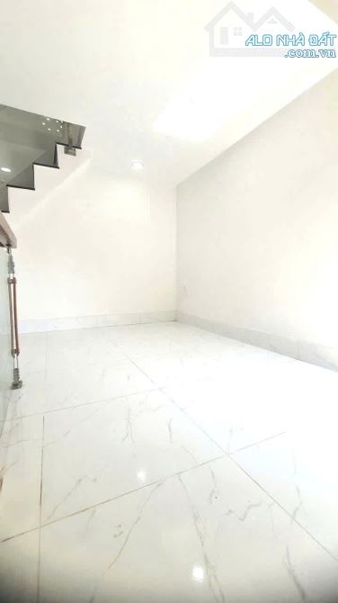 NHÀ NHỎ XINH có SHR Q8 – 2PN – NGAY CHÂN CẦU CHÀ VÀ – ĐANG CHO THUÊ - GIÁ CHỈ 1.35T - 3