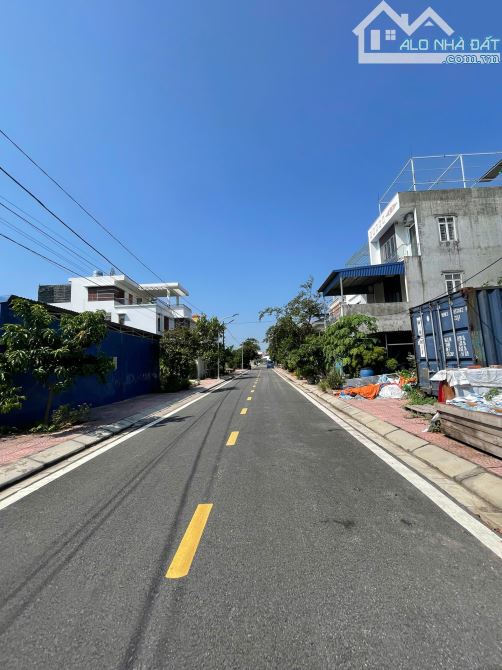 Bán 106m2 đất sát chung cư, ngay sau chợ Lương Quán, Nam Sơn đường ô tô, giá 2,x tỷ - 4