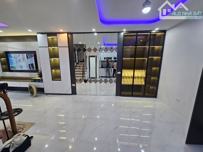 CỰC PHẨM KIM GIANG 45M2*4T DÂN XÂY, GẦN PHỐ Ở NGAY PHÂN LÔ Ô TÔ ĐỖ, KINH DOANH TỐT CHỈ 1TỶ - 4