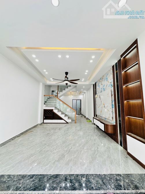 🏡🏡Bán nhà 3 tầng độc lập, sân cổng, cọc bê tông cực kì chắc chắn tại Quỳnh Hoàng, Nam Sơ - 4