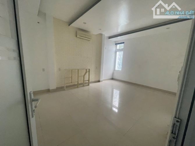 CHO THUÊ NHÀ 3 TẦNG MẶT TIỀN NGUYỄN LƯƠNG BẰNG, TP HUẾ - 4