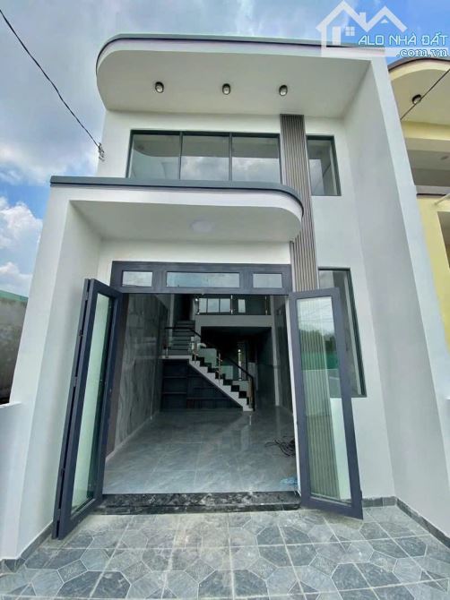 BẠN TÍNH Ở NHÀ THUÊ ĐẾN KHI NÀO  Nếu thuê nhà 1 tháng là 4 triệu,  thì 5 năm sẽ là: 5 năm - 4