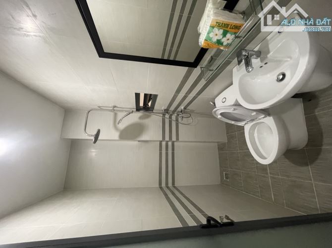 Bán nhà ( 4 X 16 ) hẻm nhựa 12m khu đồng bộ, 4 tầng còn mới chỉ 6,75 tỷ. - 4