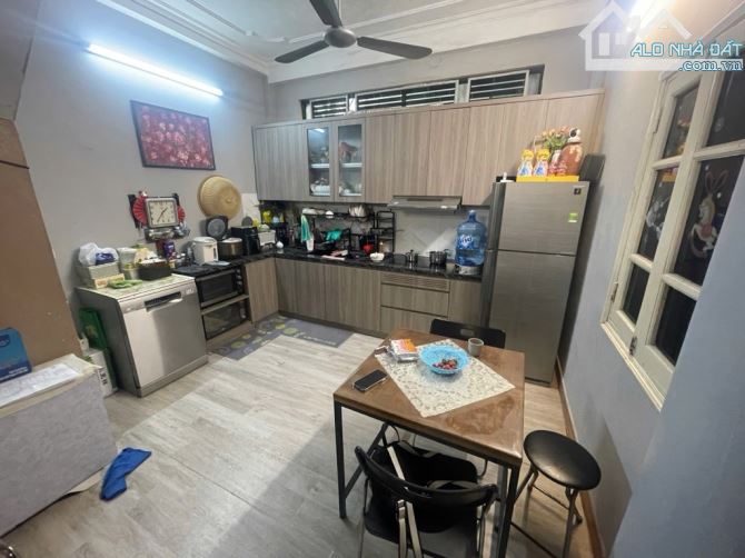HIẾM CÓ KHÓ GẶP PHỐ LÊ TRỌNG TẤN-5M RA Ô TÔ TRÁNH-VÀI BƯỚC RA PHỐ LỚN-38M2-4 TẦNG-9,15 TỶ - 4