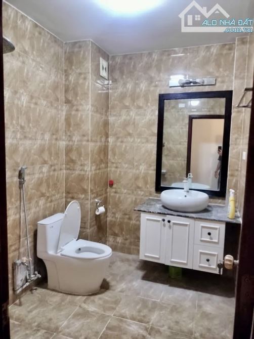🌟 VIP! PHÂN LÔ HOÀNG CẦU - 56M2 - 2 MẶT NGÕ - VỈA HÈ Ô TÔ - GẦN HỒ – 4T CỰC THOÁNG – Ở/KD - 4