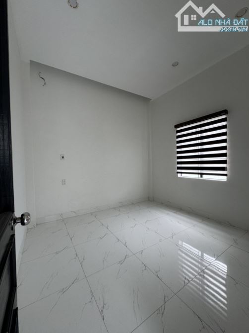 # Kiệt 3.5m thẳng 30m ra Trưng Nữ Vương gần Cầu Rồng, 40m2, 3 tầng, 3 mặt thoáng, 3.xx tỷ - 4