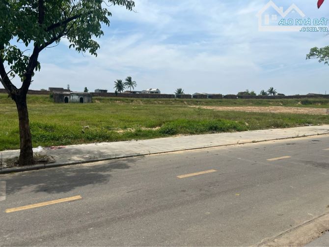 ĐẤT TẶNG NHÀ NỘI THÀNH VIEW ĐẸP, MẶT TIỀN LƯƠNG NGỌC QUYẾN - 216m2 - 2,9x Tỷ - 4