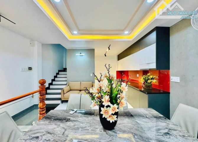 BÁN NHÀ SÁT MT LÊ ĐỨC THỌ, ĐƯỜNG HXT RỘNG SẠCH ĐẸP NHỰA 1 TRỆT LỬNG 2 LẦU ST MỚI ĐẸP - NGA - 4