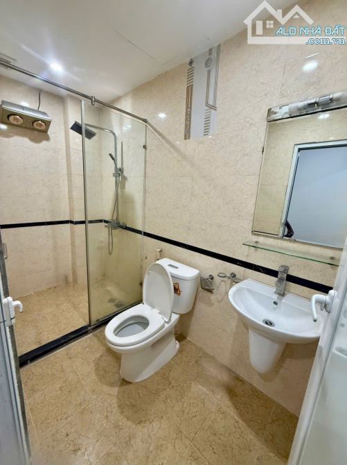 Bán nhà đẹp ngõ 1194 Đường Láng - DT 35m2- 5 tầng  - 3PN - MT 3,5m - Gía 8  tỷ . - 4