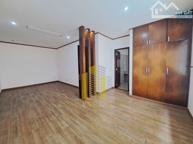 Villa Phố Có Hầm 3 Lầu - 5 Phòng Ngủ Giá 40 Triệu - 4