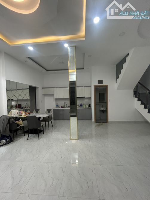 SIÊU RẺ – NHÀ 3 TẦNG Ô TÔ ĐỖ CỔNG – ĐƯỜNG 6 BÌNH TRƯNG TÂY – 56M² – CHỈ 5.6 TỶ - 4