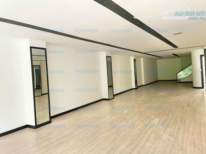 cho thuê nhà mặt tiền 215 A-215 B Hai Bà Trưng, P. Võ Thị Sáu, Q.3, 7.5x24m. - 4