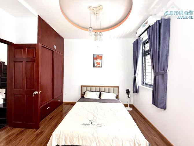 BÁN NHÀ HẺM XE HƠI NGAY CÔNG VIÊN LÀNG HOA - 51 M2 - 4 TẦNG - NHỈNH 6 TỶ - 4