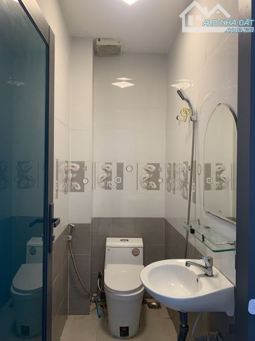Nhà Q8 P6 mới + đẹp vào ở ngay - 4 x 10 - SHR - gần cầu Nhị Thiên Đường - Chỉ 4T6. - 4