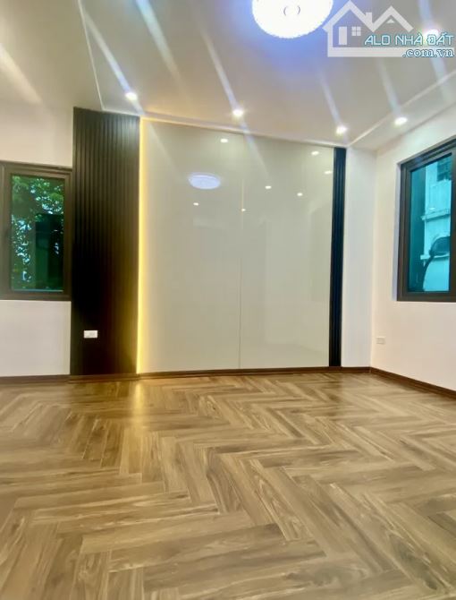 CỰC HIẾM! NHÀ ĐẸP LÔ GÓC – GẦN PHỐ – NGÕ THÔNG – SỔ ĐỎ CHÍNH CHỦ - 4