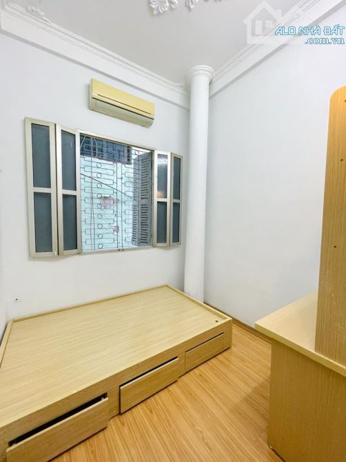 Nhà Đẹp Phố Hào Nam -4 Tầng 4 Phòng Ngủ -full Công Năng -Ô tô cách 30 m - 4