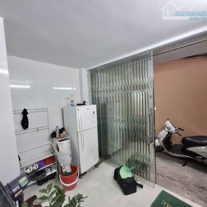 PHỐ ĐẶNG TRẦN CÔN - ĐỐNG ĐA - 10M RA PHỐ - NHÀ 5 TẦNG 3 NGỦ ĐỦ CÔNG NĂNG CHỈ HƠN 2 TỶ - 4