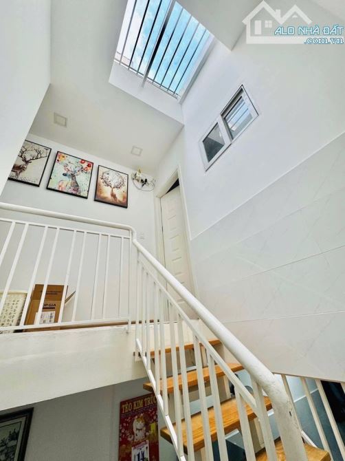 LÝ CHÍNH THẮNG - Q3 - 2 TẦNG MỚI ĐẸP - 2PN - 40M2 CHỈ NHỈNH 5 TỶ - 4