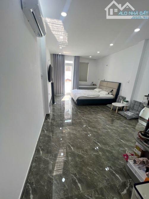 Bán nhà 4 tầng,đẹp như mới, 6 phòng ngủ - đường An Bình, Q5 - 5