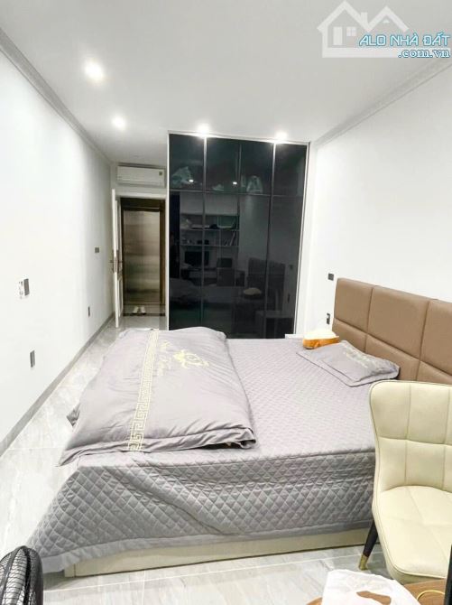 Bán Nhà Ngõ 121 Thái Hà – 72m², Mặt Tiền 5m, Giá Đầu Tư Chỉ 20 Tỷ - 4