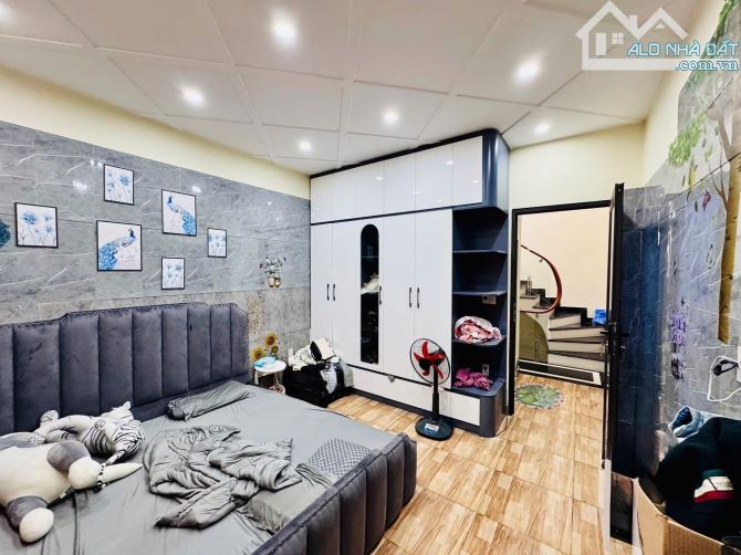 🍎 Bán nhà 4 tầng- trại lẻ- lê chân- giá 3,85 tỷ- 46m2 - 5