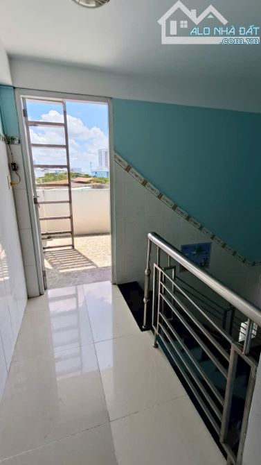 TỈNH LỘ 10, DTs 128M2, 4 TẦNG ĐÚC, 5PN,BÌNH TÂN GIÁP Q6,TÂN PHÚ, SÁT TÊN LỬA, CHỈ 3.X TỶ - 5