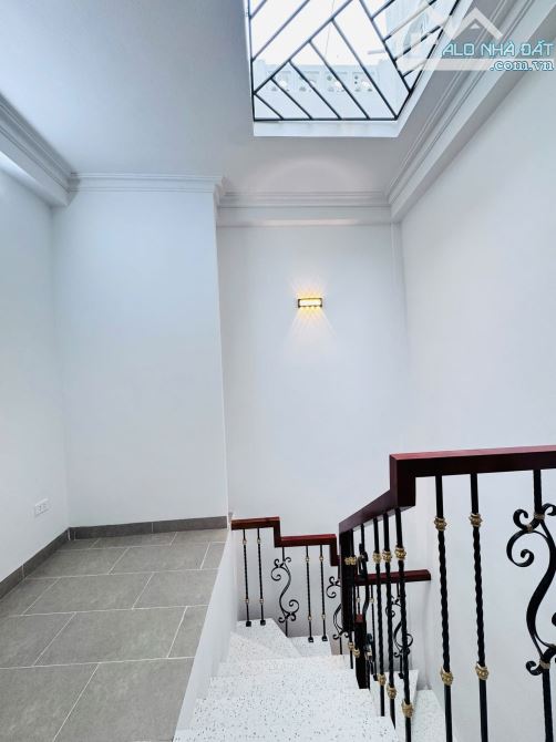HOA HẬU-HÀNG HIẾM KHU VỰC HỒ HAI BÀ-HƯƠNG VIÊN-NGÕ RỘNG THOÁNG CHỈ NHỈNH 8tỷ - 5