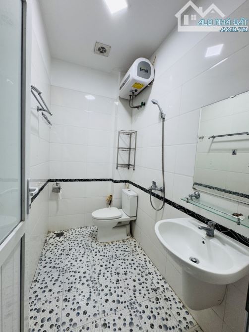 Bán nhà Cầu Giấy 45m2 5T MT4,5m sáng thoáng, cách ô tô vài bước - 5
