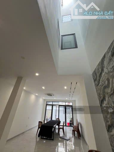 Top nhà xinh rẻ 8 x 20m 1 trệt 3 lầu Nguyễn Chí Thanh Q5 TP.HCM - 5