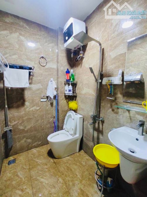 BÁN NHÀ KHU PHÂN LÔ QUÂN ĐỘI THANH XUÂN, HAI MẶT THOÁNG, GẦN ĐƯỜNG Ô TÔ, NHÀ ĐẸP 4 TẦNG. - 5