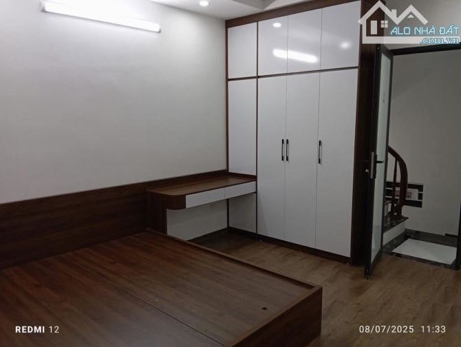 BÁN NHÀ PHỐ THẠCH BÀN LONG BIÊN 5.2 TỶ 35m MT 4m  5 TẦNG Ô TÔ KINH DOANH SÁT TRƯỜNG CẤP 1 - 5
