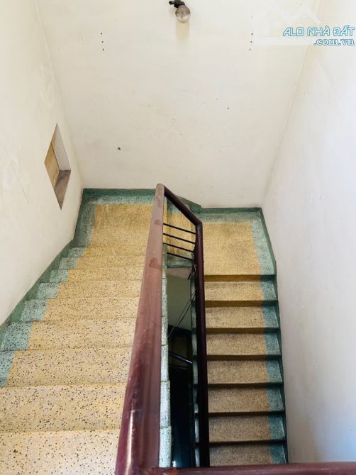 LÊ QUANG ĐỊNH HÊM XE HƠI VÀO NHÀ 105 M 2 NGANG 5 NHÀ 3 TẦNG  SÂN THƯỢNG TRƯỚC SAU - 5