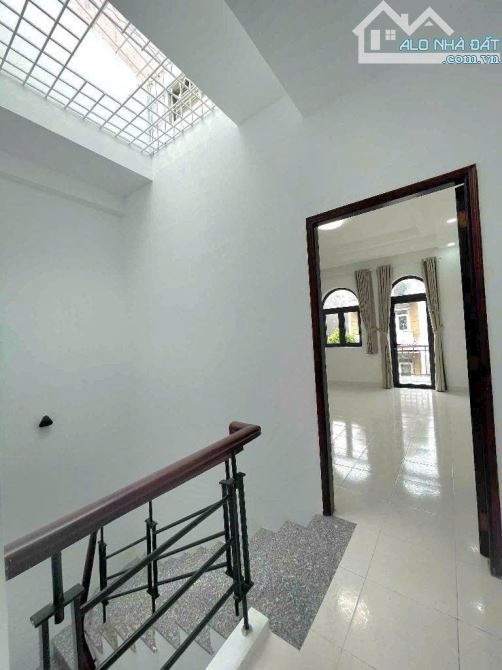 MẶT TIỀN KHU VIP TÊN LỬA NGAY CHỢ CÂY DA SÀ - 4 X 13M - 3 TẦNG - CHỈ 8.1 TỶ TL - 5