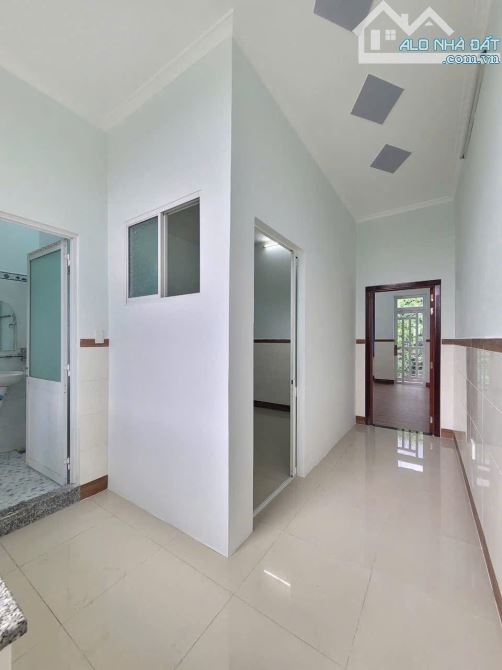 BÁN NHÀ VỊ TRÍ VIP – NGAY NHÀ THỜ DĨ AN, SÁT ĐƯỜNG TRẦN HƯNG ĐẠO- CHỈ NHỈNH 4 ĐỒNG - 5