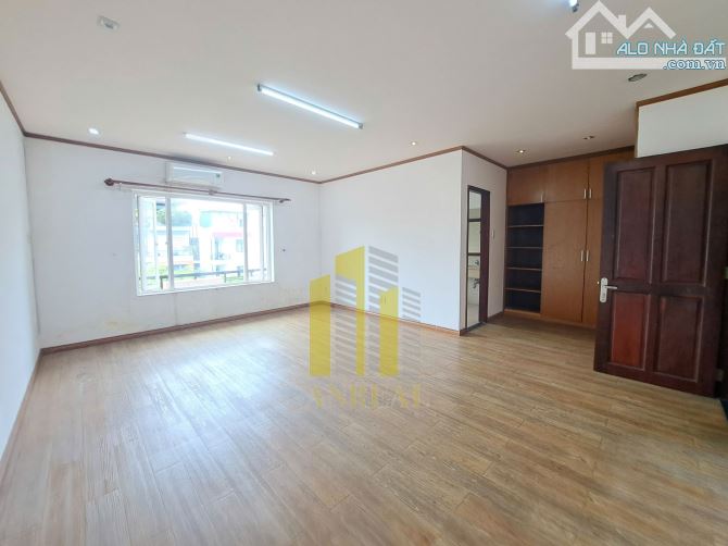 Villa Phố Có Hầm 3 Lầu - 5 Phòng Ngủ Giá 40 Triệu - 5