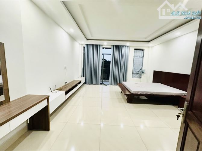 Chính chủ bán nhà khu Tên Lửa - 4 tầng - thang máy 450kg - 5PN - Gần công viên - 5