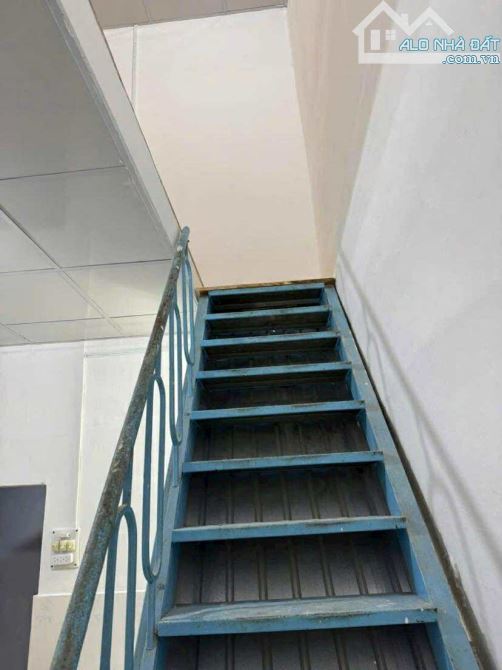 Cho thuê nhà trệt gác đường 30/4 tiện ở 3 triệu - 5