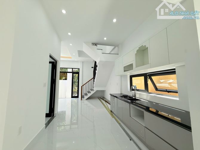 Nhà 2 Tầng Thiết Kế Hiện Đại - Cách Trần Phú Vài Trăm Mét - 5