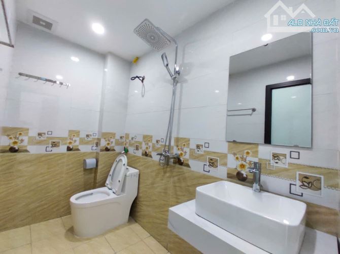 NHÀ MỚI TINH – TRUNG TÂM ĐÔNG MỸ – 55M 5 TẦNG , NHỈNH 6 TỶ, NHÀ MỚI ĐẸP, Ô TÔ ĐỖ CÁCH 10M - 5