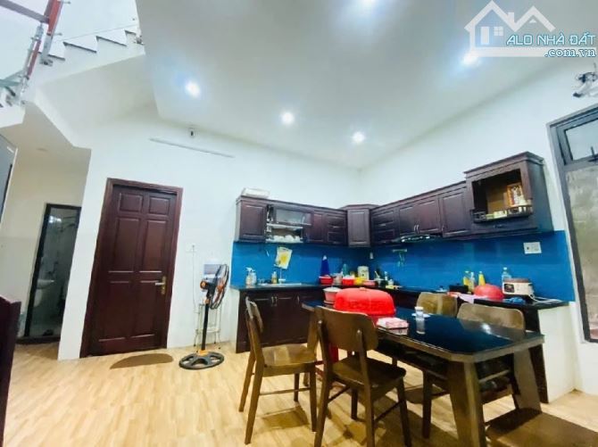 Bán nhà 3 tầng mặt tiền Hải Phòng, 82m², trệt kinh doanh, trên phòng ngủ & gym đẹp, 13.7 - 6